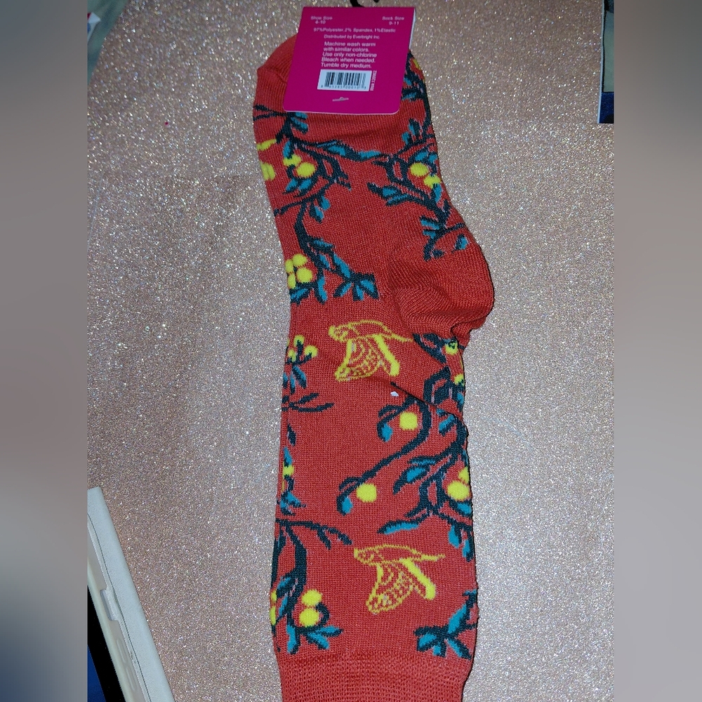 EVER RIGHT  Red Floral Patterned-Holiday Socks - Picture 2 of 5